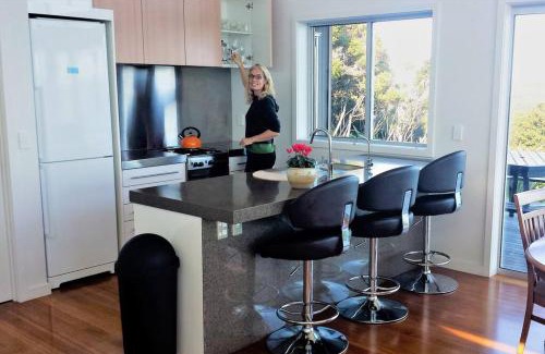 Great Barrier Island Apartamento | XSPOT Cliff House apartment, secluded 4WD location