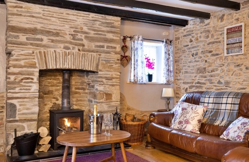 Talgarreg Casa | Y Bwthyn - 2 bed, pet friendly