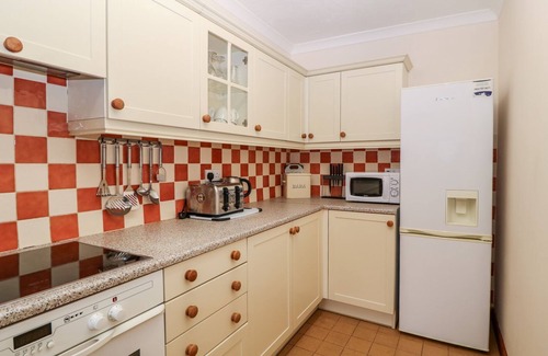 Llannor Cabaña | Y BWTHYN, pet friendly, with pool in Pwllheli