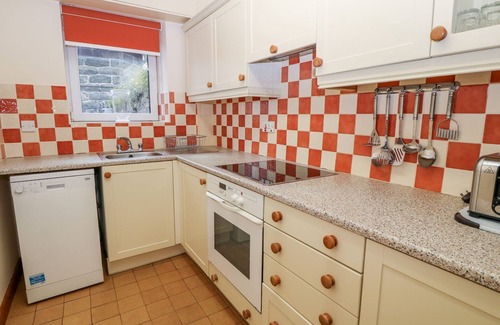 Llannor Cabaña | Y BWTHYN, pet friendly, with pool in Pwllheli