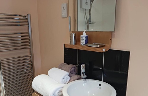 Llanybydder Casa | Y Cartws in Llanybydder