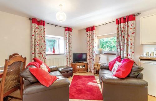Llanybydder Casa | Y Cwtch