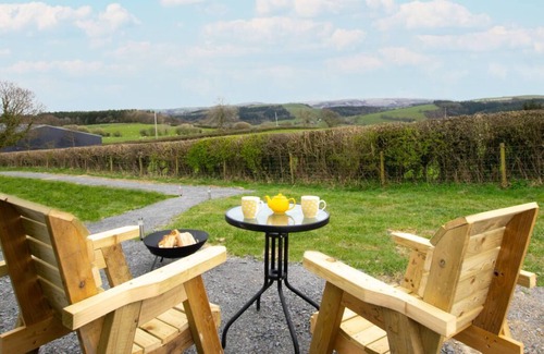 Caersws Chalet De Esquí | Y Cwtch in the beautiful Caersws