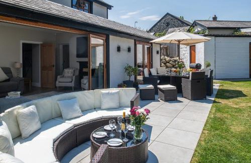 Rowen Casa | Y Gorlan - Snowdonia luxury house Carneddau mountain views