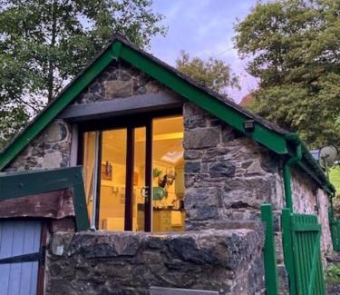 Dolgellau Casa | Y Gribyn - Modern stone cottage within Snowdonia's National Park