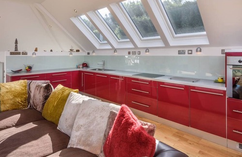 Bwlchtocyn Casa | Este lujoso retiro costero cuenta con una ubicación conveniente cerca de la playa Abersoch y Abersoch Golf Cl.