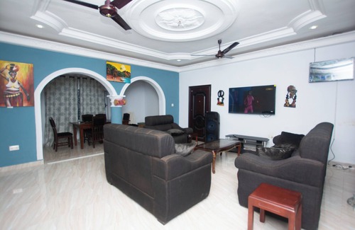 Ejisu Casa | Yaa Asantewaa Inn