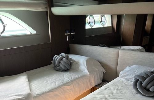 Paradise Island Alquiler De Eote | Yacht Atlantis Bahamas charter Christmas and new years available 45k/week