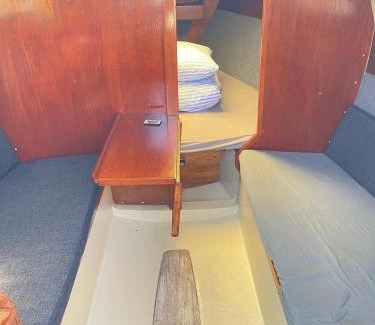 Vollen Alquiler De Eote | Yacht C&C