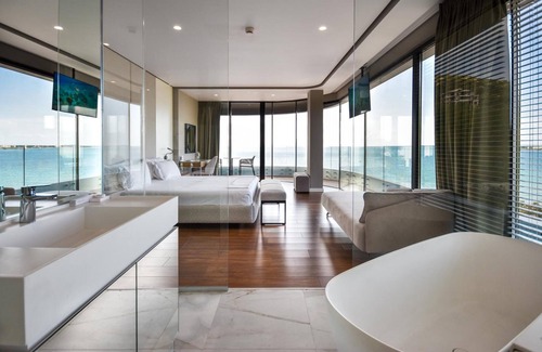 Vlore Hotel | Yacht Hotel