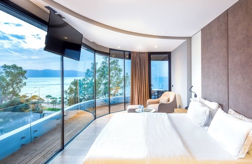 Vlore Hotel | Yacht Hotel