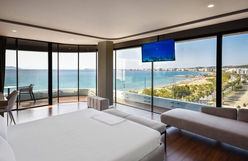 Vlore Hotel | Yacht Hotel
