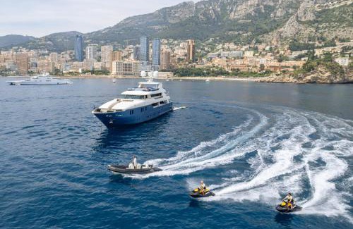 Cannes Old Town Alquiler De Eote | Yacht iRama Cannes