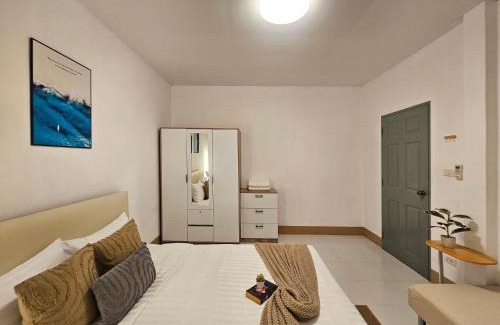 Thep Kasattri Casa | Yachting House Thalang Phuket,Near the beach and airport