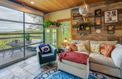 Stokes Apartamento | Yadkin River Treehouse about Miles of Trails On-Site