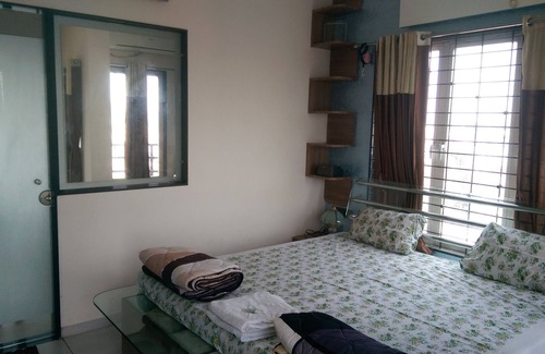 Vadodara Apartamento | Yajmaan - 1-401 Apartamento de servicio de lujo Ultra Morden