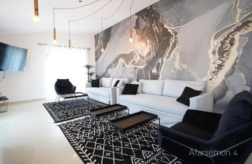 Eilat Apartamento | YalaRent Afarsemon Apartments with pool - For Families & Couples