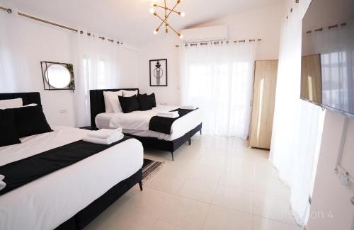 Eilat Apartamento | YalaRent Afarsemon Apartments with pool - For Families & Couples