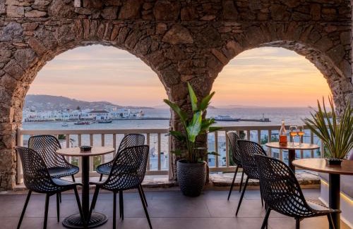Mykonos Cama Y Desayuno | Yalos Hotel Sunset view Mykonos town private rooms