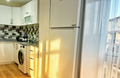 Ciftlikkoy Apartamento | Yalova Sea Breeze Loft - Direct Beach view + Historical Church