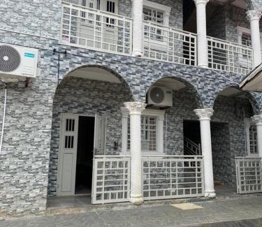 Serrekunda Apartamento | Yamou,shona and yafatou