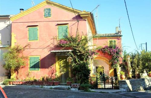 Kouramades Apartamento | Yangos traditional home
