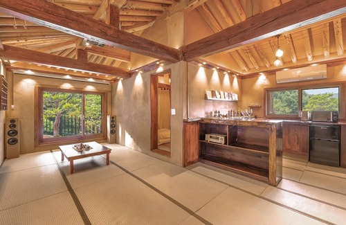 Seojong Casa | Yangpyeong Agni Choshi Mae Hanok Stay