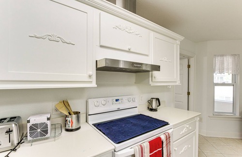 Biloxi Casa | Yard & Dock: Waterfront Group Getaway in Biloxi