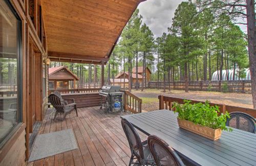 Mountain Pine Estates Casa | Yard, Grill and Games Spacious Cabin in Lakeside!