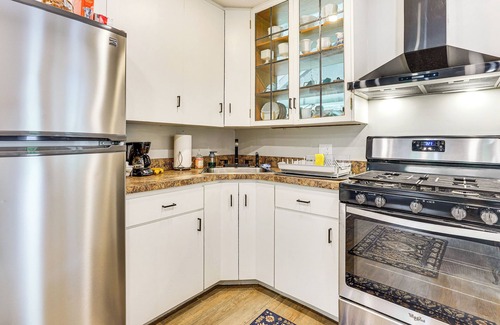 Redding Ridge Cabaña | Yard w/ Games: Cottage 2 Mi to Saugatuck Reservoir