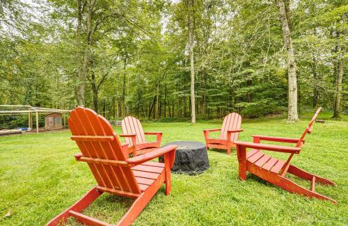 Redding Ridge Casa | Yard with Games Cottage 2 Mi to Saugatuck Reservoir