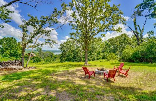 Golden Casa | Yard with Lake View Home Near Table Rock Lake!