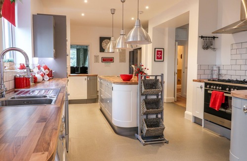Scarborough Cabaña | Yardley Manor