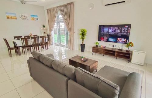 Bandar Mutiara Casa | Yarra Park, Up to 10 Pax, 5 Bedrooms, 4 Bathrooms, 2 Car Parks by Star Home