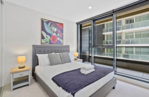 South Yarra Apartamento | YARRA · YARRA Toorak Rd & Chapel St. Pool, Gym & Parking