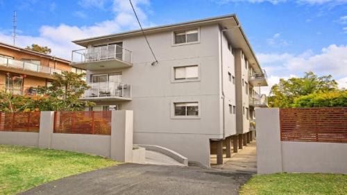 Terrigal Casa | Yarrara #6 Short Walk To Beach, Shops, Cafes Accom Holidays