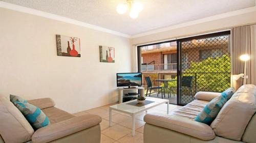 Terrigal Casa | Yarrara #6 Short Walk To Beach, Shops, Cafes Accom Holidays