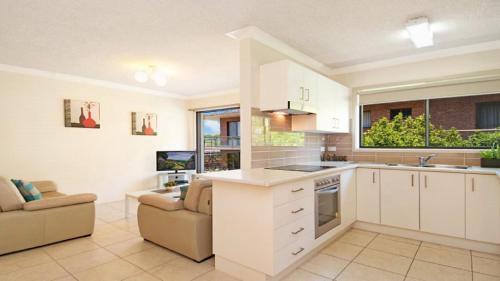 Terrigal Casa | Yarrara #6 Short Walk To Beach, Shops, Cafes Accom Holidays