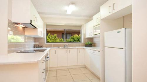 Terrigal Casa | Yarrara #6 Short Walk To Beach, Shops, Cafes Accom Holidays