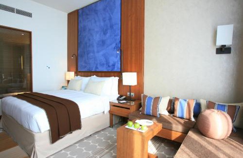 Abu Dhabi Complejo | Yas Plaza Marina by IHG