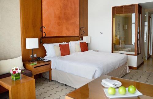 Abu Dhabi Complejo | Yas Plaza Marina by IHG