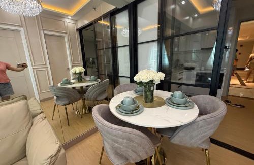 Santo Cristo Apartamento | Yassis Suite 2BR Luxury Unit in Grass Residence