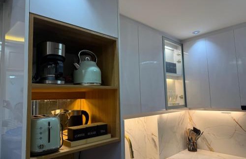 Santo Cristo Apartamento | Yassis Suite 2BR Luxury Unit in Grass Residence