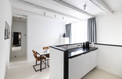 Spaarndammer en Zeeheldenbuurt Apartamento | YAYS Amsterdam Salthouse Canal by Numa