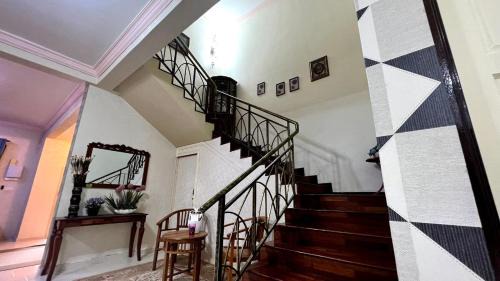 Kampung Geliga Besar Casa | YB Guest House 4 Bilik 5 Katil