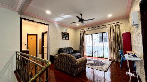 Kampung Geliga Besar Casa | YB Guest House 4 Bilik 5 Katil