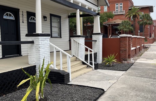 Ybor City Casa | Ybor Historical Bungalow Remodeled Home Unit A
