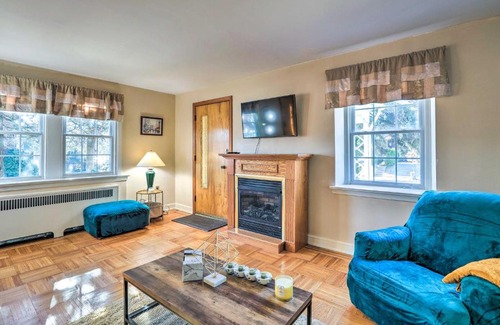 Yeadon Casa | Yeadon Townhome with Porch, 7 Mi to Center City
