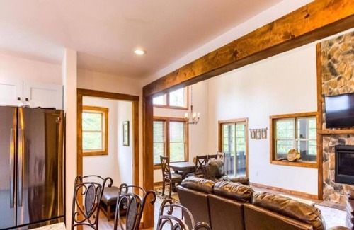 McHenry Casa | Year round fun and relaxation 5 min to slopes 15 min to the beach and golf