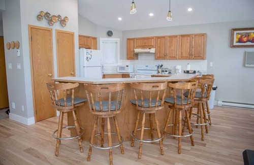 East Kootenay Cabina | Ver Walkout Bungalow Casa de vacaciones en Windermere, B. C.